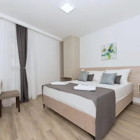 Apartments By The Sea Makarska - 19134 Exterior photo