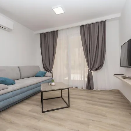 Apartments By The Sea Makarska - 19134 Exterior photo