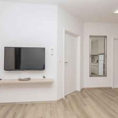 Apartments By The Sea Makarska - 19134 Room photo