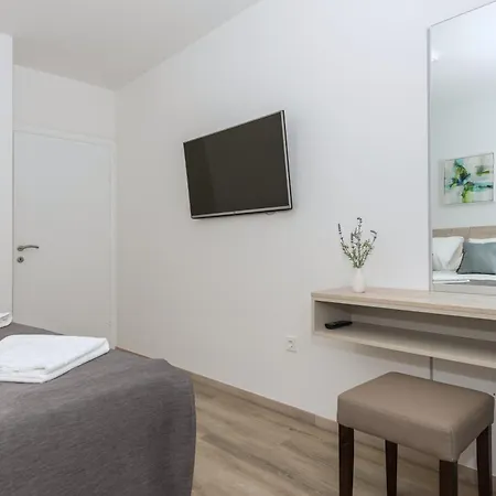 Apartments By The Sea Makarska - 19134 Room photo