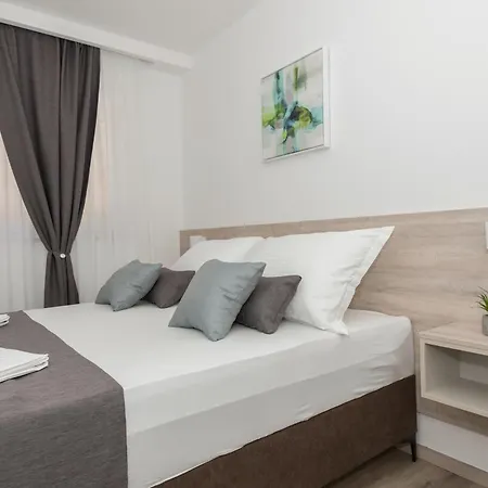 Apartments By The Sea Makarska - 19134 Room photo