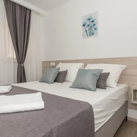 Apartments By The Sea Makarska - 19134 Room photo